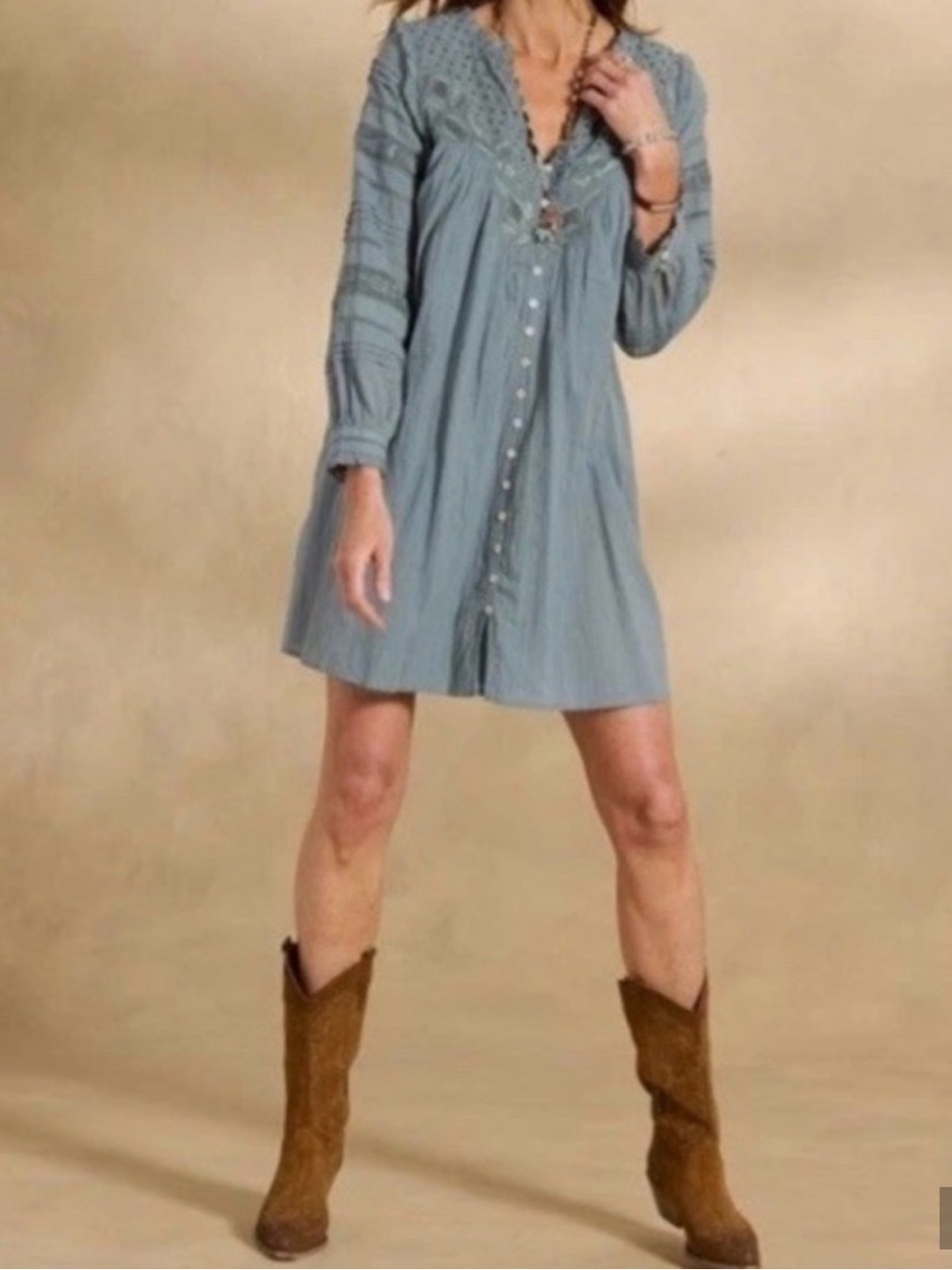 New Sundance Dress - Picture 2 of 10